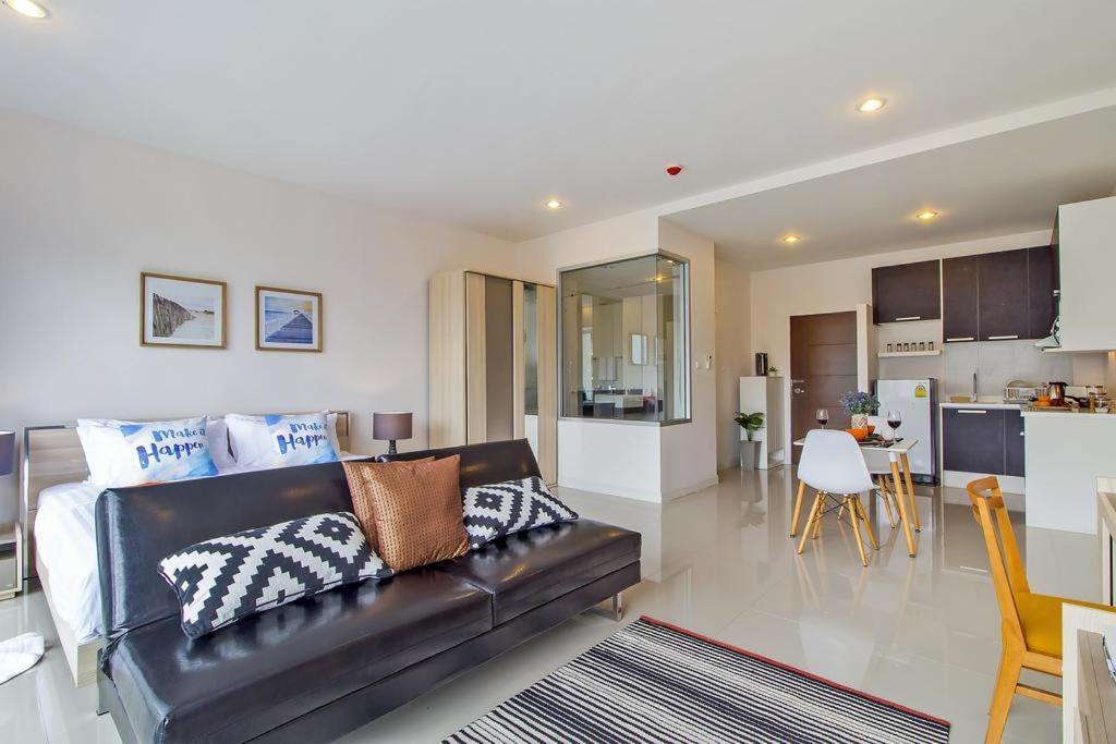 Chic Condo By Resava Karon Kültér fotó