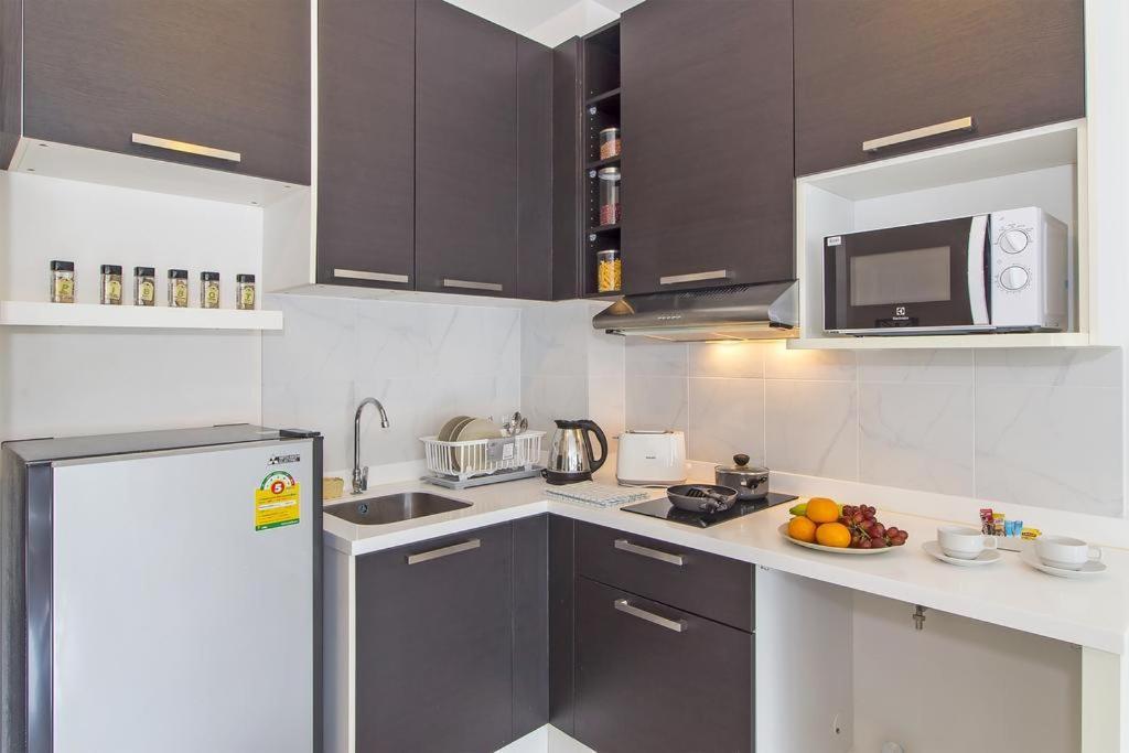 Chic Condo By Resava Karon Kültér fotó