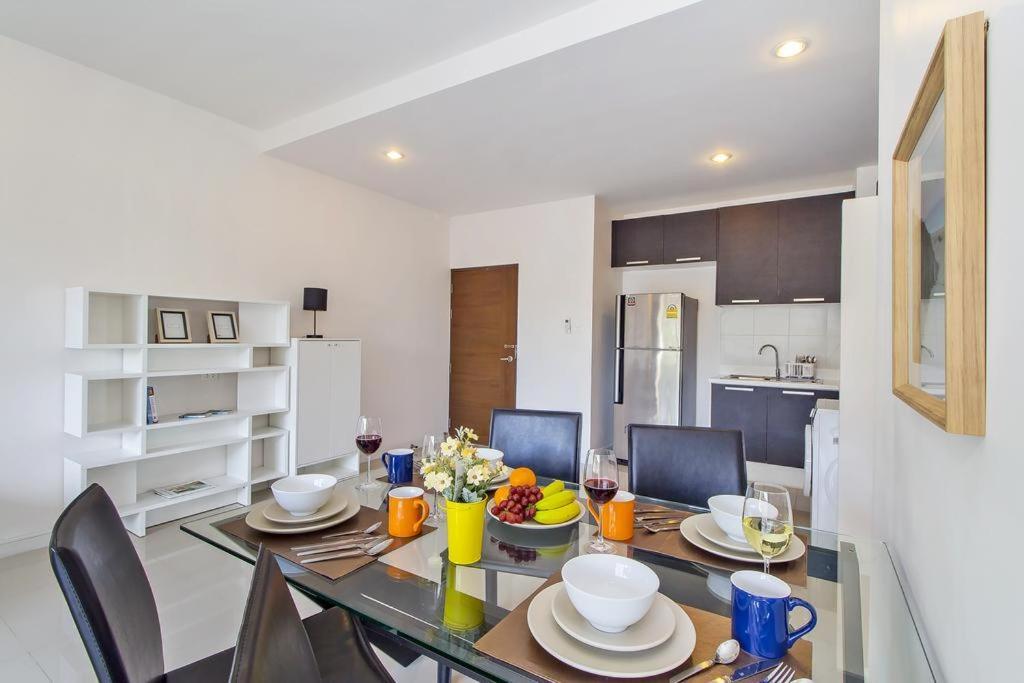 Chic Condo By Resava Karon Kültér fotó