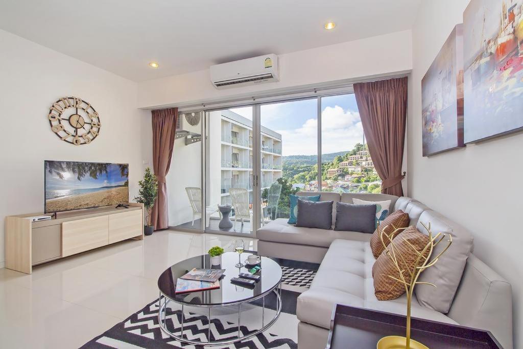 Chic Condo By Resava Karon Kültér fotó